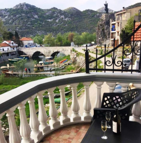  Apartments FLORA and boat cruising  Вирпазаре